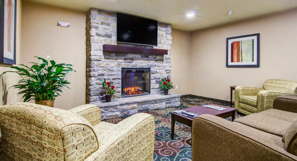 Castle Rock Inn & Suites - Quinter Dış mekan fotoğraf