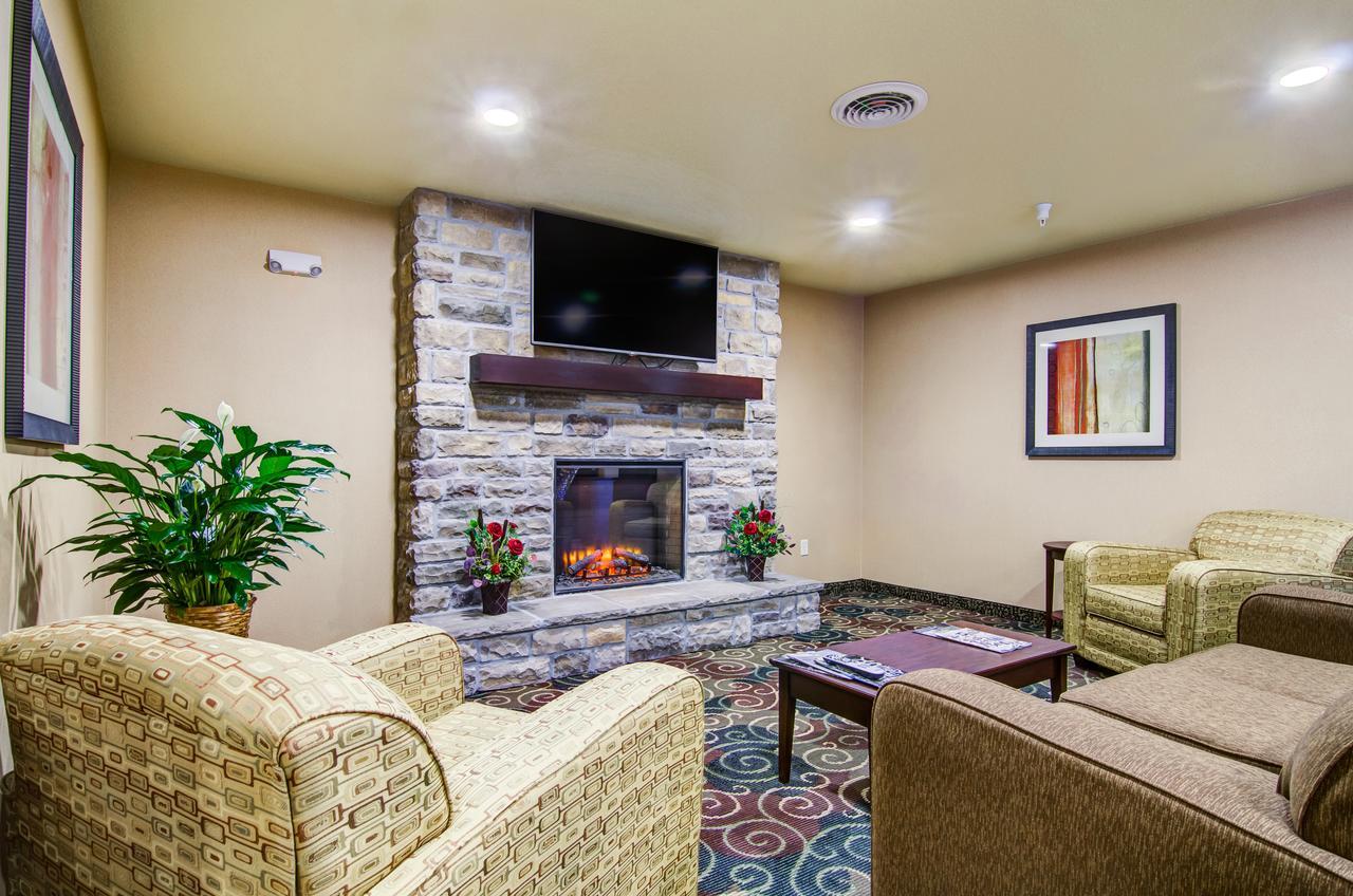Castle Rock Inn & Suites - Quinter Dış mekan fotoğraf