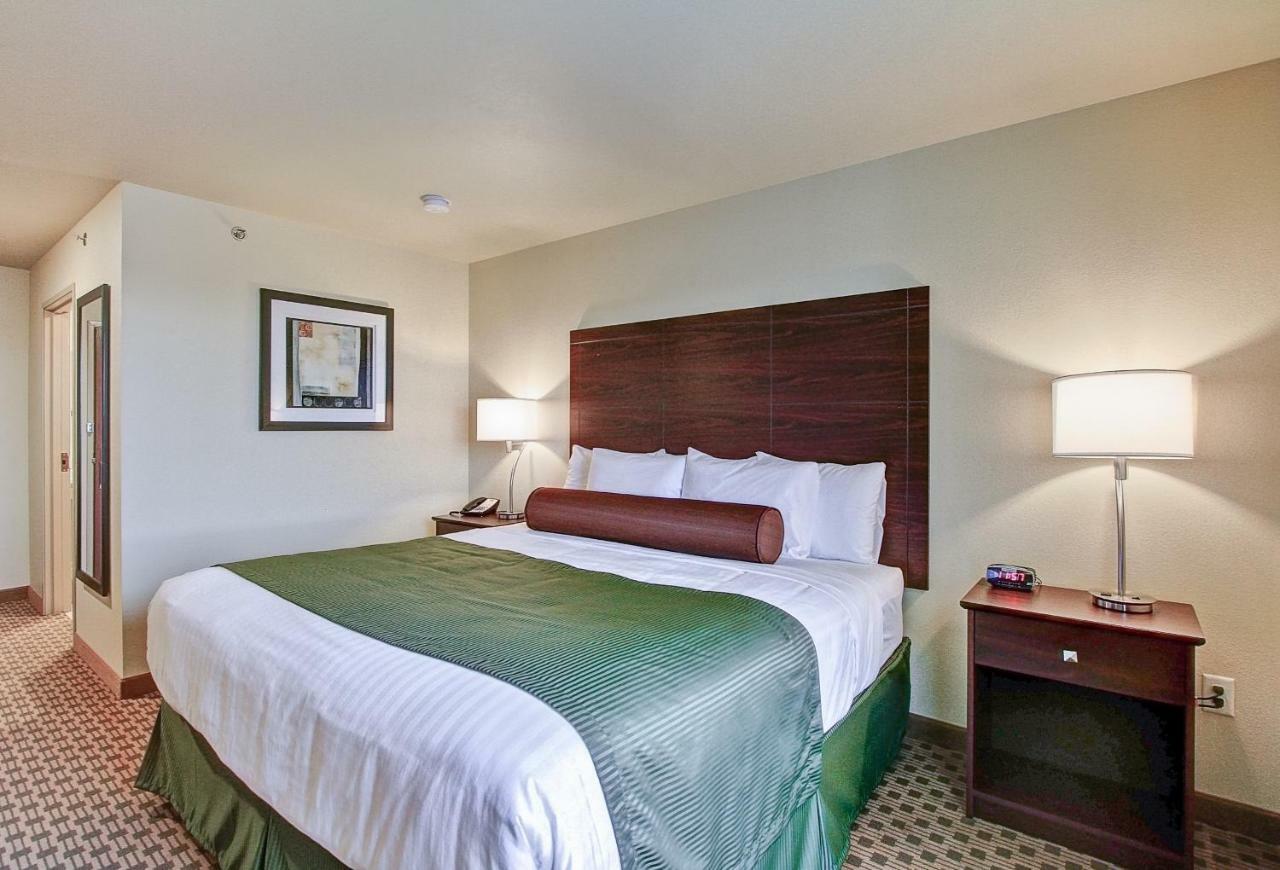 Castle Rock Inn & Suites - Quinter Dış mekan fotoğraf