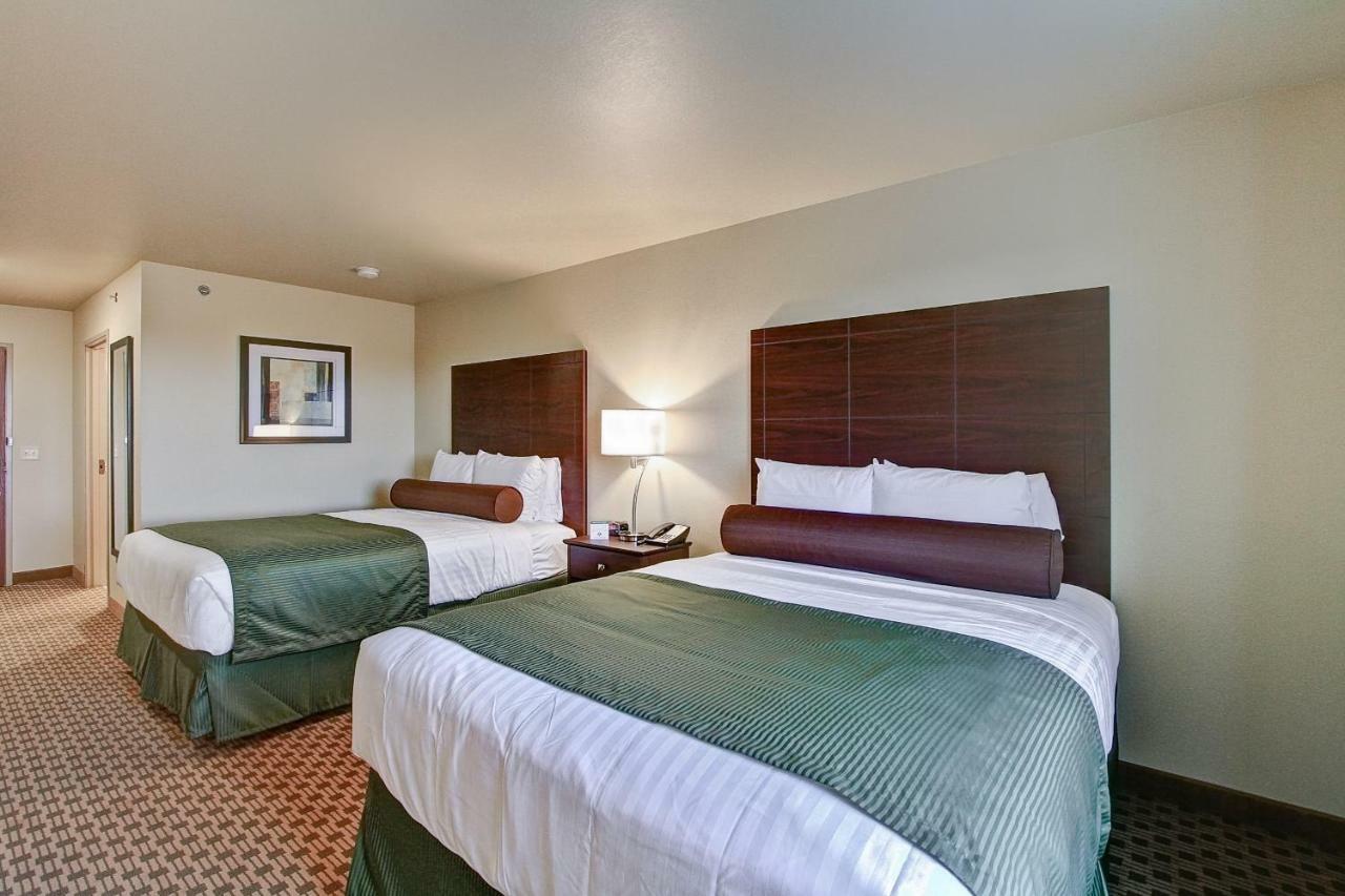 Castle Rock Inn & Suites - Quinter Dış mekan fotoğraf