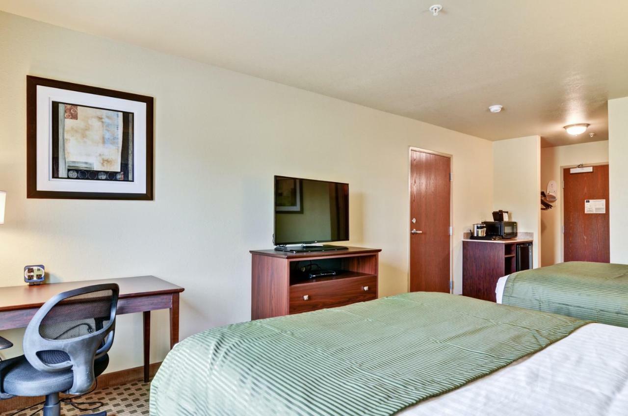 Castle Rock Inn & Suites - Quinter Dış mekan fotoğraf